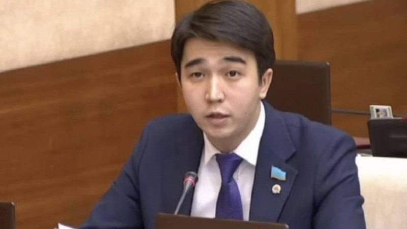 Қазақстандықтар Мәди Ахметовке қарсы петиция жариялады