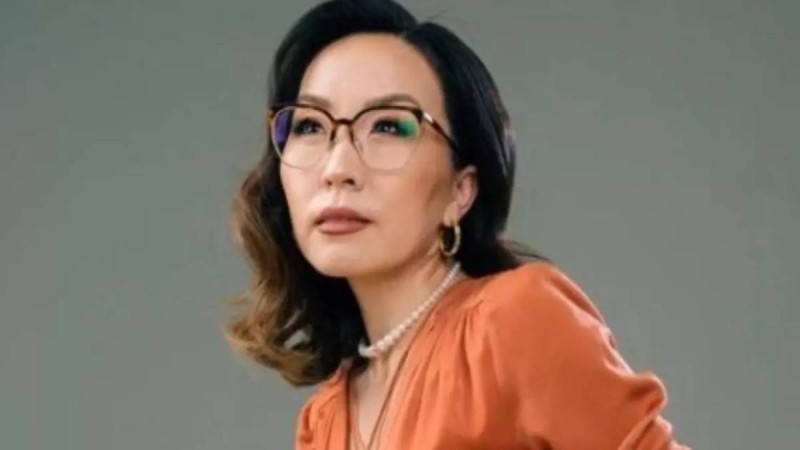 "Сөз салғанын үш жыл күттім": Дина Төлепберген алғаш рет күйеуі жайлы айтты