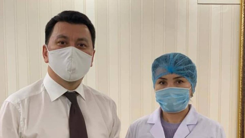 Ерлан Қарин вакцинаның екінші дозасын салдырды