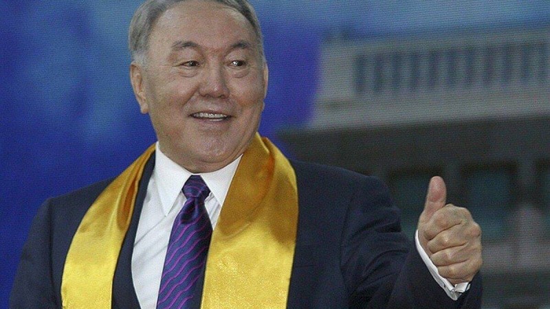 «Түпкі ойы – тарихқа кіру». Назарбаевқа арналған одалардың 7 томдығы жасалып жатыр