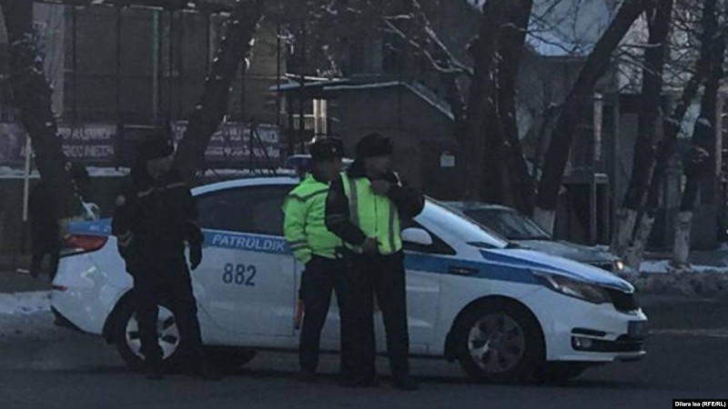 Алматыда полиция митинг өткізбек болған "Демпартия" белсенділерін ұстады