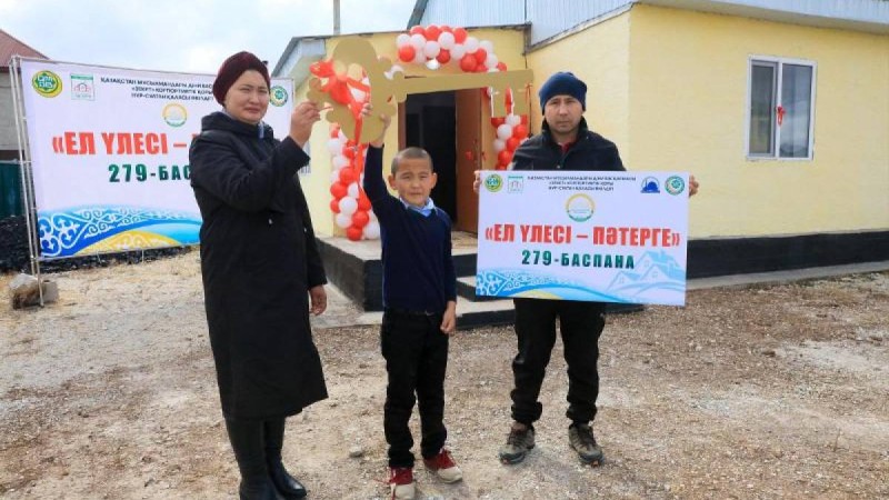 Имамдар 4 жыл контейнерде тұрған мұғалімге 3 бөлмелі үй сыйлады