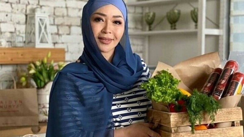 "Кітабы 44 миллион теңгені құрады": Айнұр Тұрсынбаеваға алданған оқырмандар заңгерден көмек сұрады