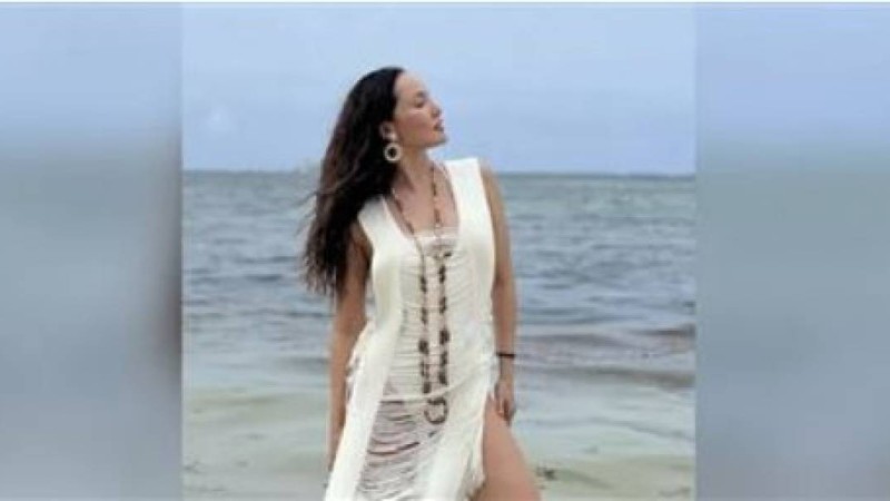 "Әдемісің, тәттісің". Теңізге шомылған Кәмшат Жолдыбаева еркектерді естен тандырды