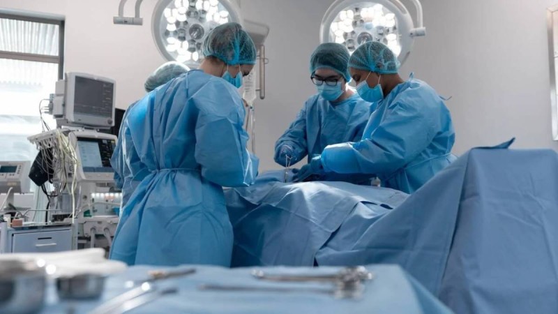 Түркістандық хирургтар 6 жасар қыздың асқазанынан бір килограмм шаш алды