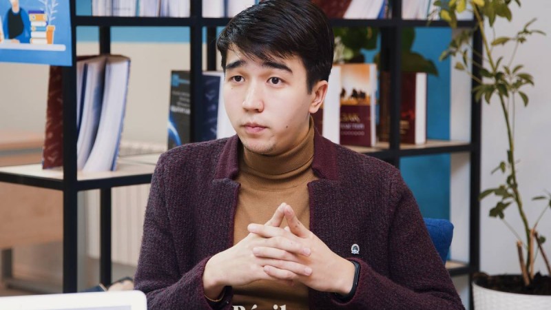 Сәуле Әбединова ең жас депутат туралы: Мәжілісте боқ бар ма? Бұл билік логика дегеннен жұрдай екенін тағы көрсетті