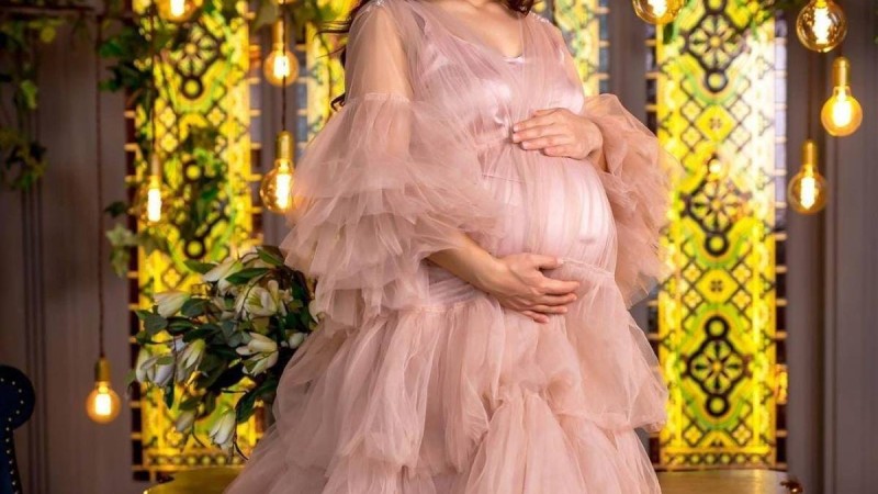 Қазақстандық танымал әнші Альбина Шардарова екінші қызын дүниеге әкелді