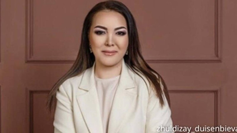 “Өмірге мені жылату үшін келген жоқ” - Актриса Жұлдызай Дүйсенбиева күйеуіне қатысты бар шындықты айтты