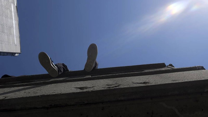 Карантинде отырған отбасы шатыр арқылы қашқан – видео