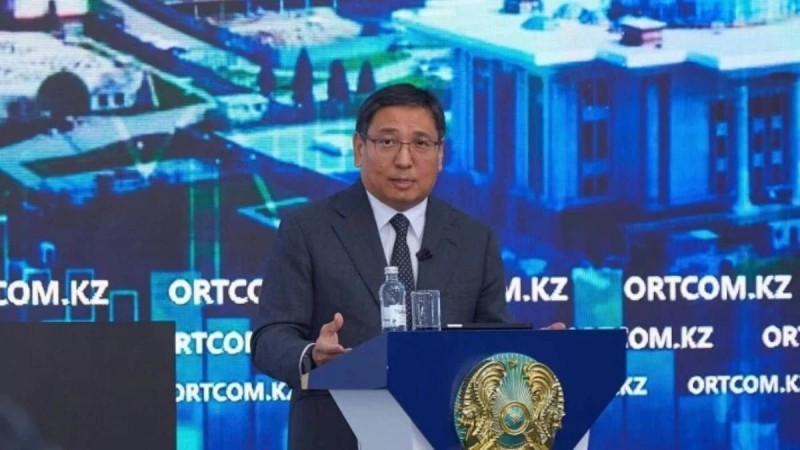 "Кездесуге асыққанда сұраймын": Досаев Алматыда жүргенде өзіне бағдаршамның жасыл жануына тапсырма беретінін жасырмады