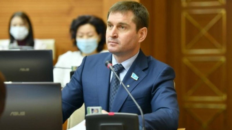 Мәжіліс депутаты өкілетін тоқтату туралы өтініш берді