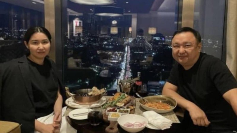 “Әлі күнге дейін әкелерін іздейді": Марқұм Арман Дүйсеновтің жары халыққа үндеу жолдады