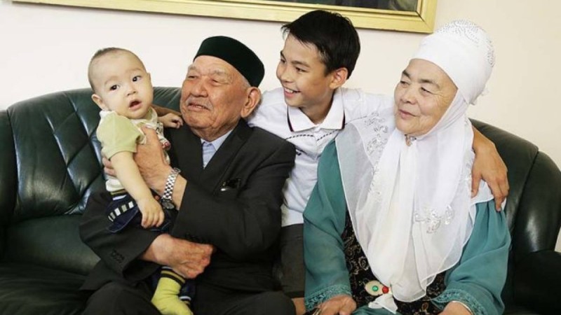 Қазақстанда 216 мың адам бір реттік төлем алады: Қарттар күніне орай