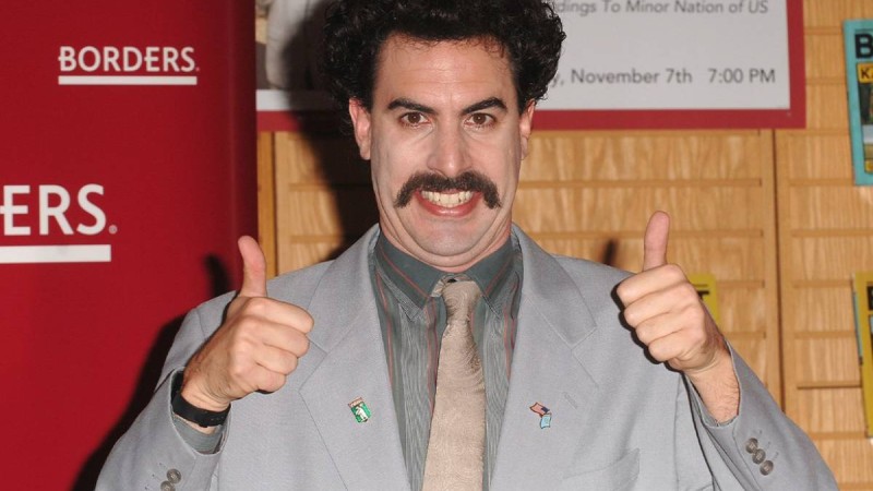 «Борат» фильмінің жалғасы түсіріледі: Порнографиялық маймылдың Қазақстанның вице-премьеріне сыйы