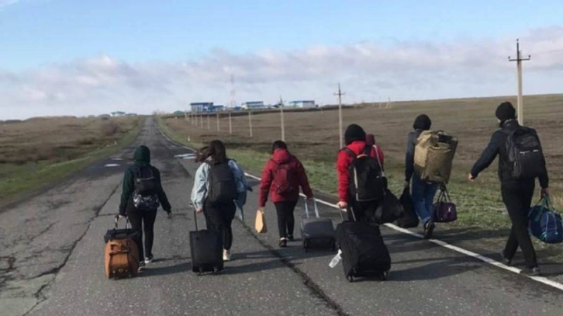 "Бөлмелерде өліп жатқан тарақандарды көресің": Ресейде оқитын ақтаулық студент үйіне қалай әрең оралғаны жайлы - Қазақстан жаңалықтары