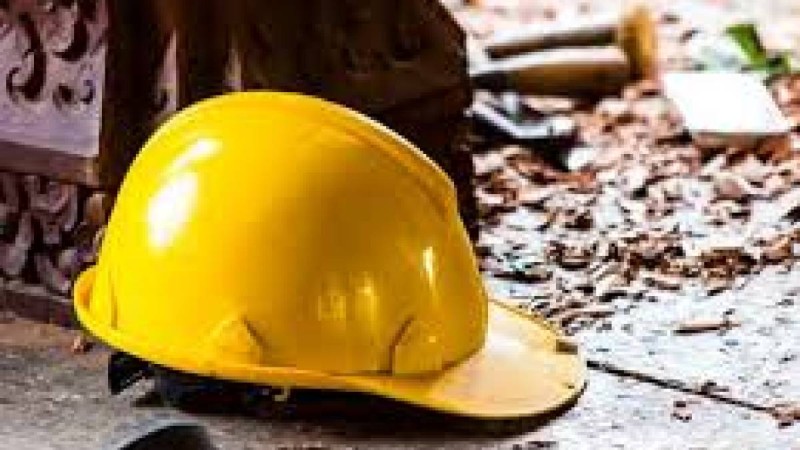 Атырауда жұмысшылар 5-қабаттан құлап кеткен