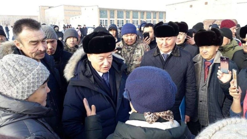 Наразылық білдірген ШҚО тұрғындары ауруханадан кереуеттер мен төсек-орындарды шығарып тастаған - Қазақстан жаңалықтары