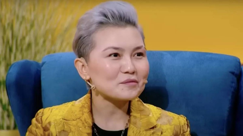 Көйлек киген Гүлмира Ізбасқанова көпшілікті таңғалдырды (видео)