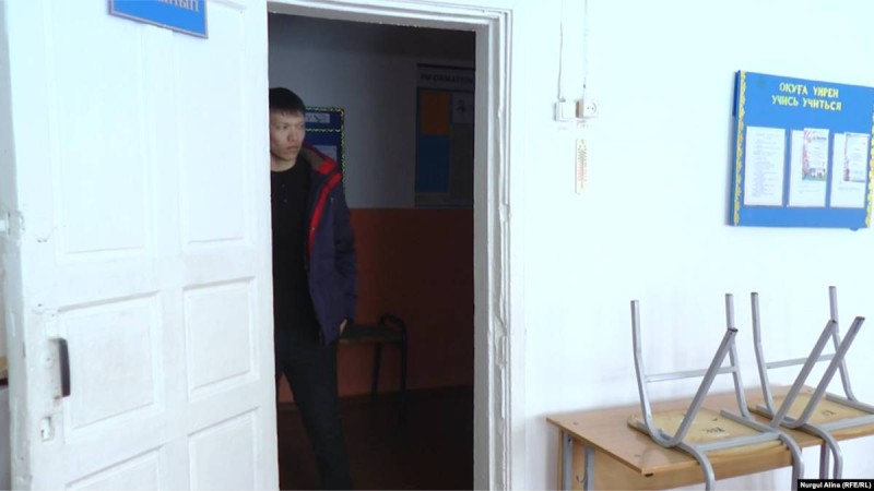 "Белсенділігі үшін жұмыстан қуылған" петропавлдық мұғалім 15 күнге қамалғаны хабарланды