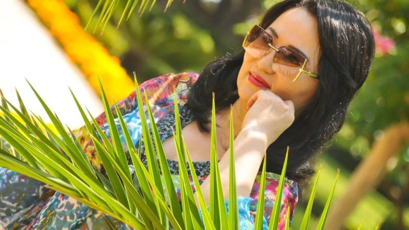 "Күйеуді бала сияқты алдау керек": Гүлзира Айдарбекова қыз-келіншектерге кеңес берді