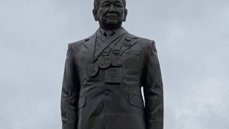 Елордада Жақсылық Үшкемпіровтің ескерткіші ашылды