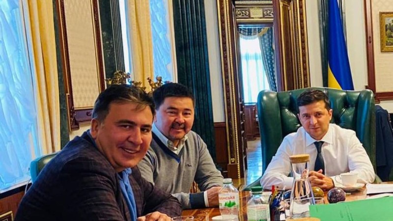 Зеленский «Қазақстандағы ауылдың қарапайым жігітін» жұмысқа алды