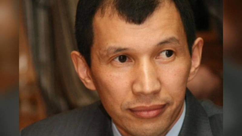 "Қорқытып, шығармай тастады": Белгілі журналист Серік Абас-шах қайда?