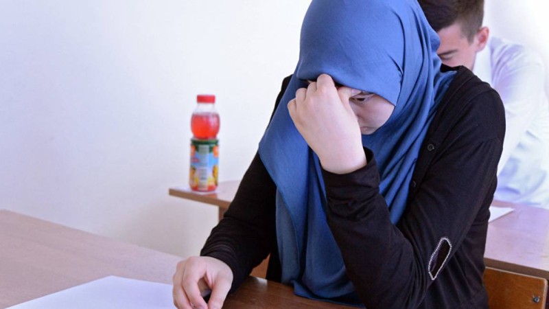 Мектептерді мешітке айналдырмақ па?