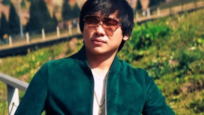 «Бұған өмірде не жетпейді»: Эскорт қызметіне жүгінетіндер тізімінде жүрген Қайрат Нұртас сынның астында қалды