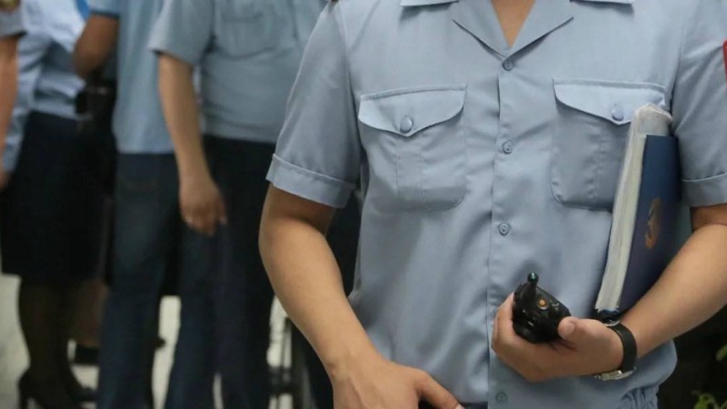 Атырауда полиция қызметкерлері күдіктіні ұстағаннан кейін коронавирус жұқтырып алды - Қазақстан жаңалықтары