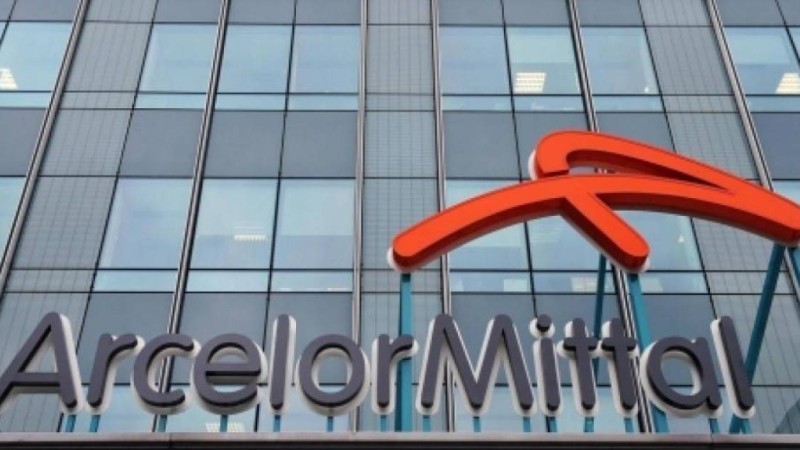 «АрселлорМиттал Теміртау» шоттары бұғатталды. Кеншілер ақшасыз қаламыз деп қауіптенеді