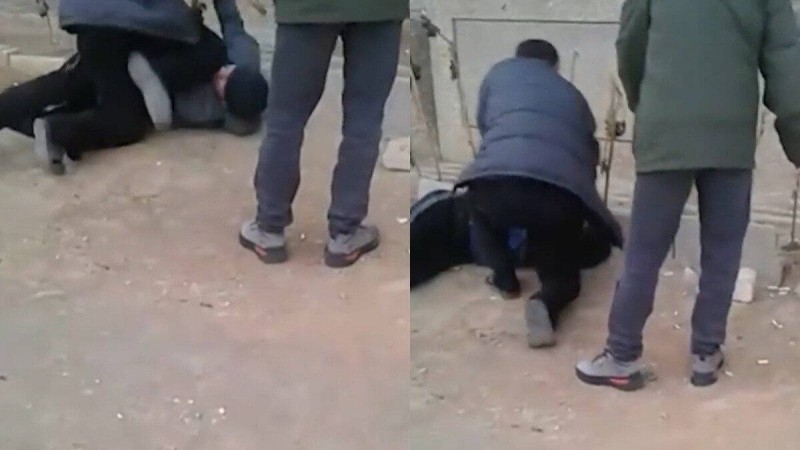 "Мен адаймын!". Ақтауда ер адам жерде жатқан азаматты аямай соққыға жықты (видео)
