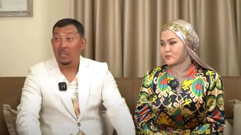 «Балаша мәз»: Қарт әкесін еркелетіп, қасықтап тамақ берген әзілкеш жұртты сүйсіндірді (ВИДЕО)