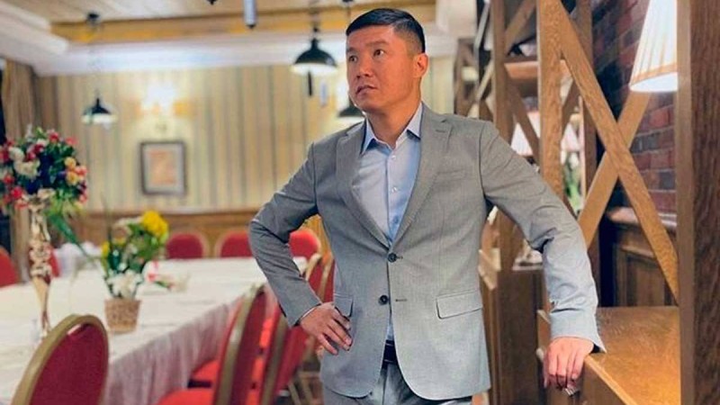 "Балам демей-ақ қояйын": Бағлан Әбдірайымов құмар ойынға салынғанда анасының қалай ренжігенін айтты