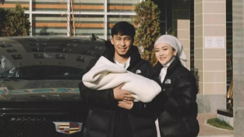 Ерке Есмаханның ұлына қандай есім бергені белгілі болды