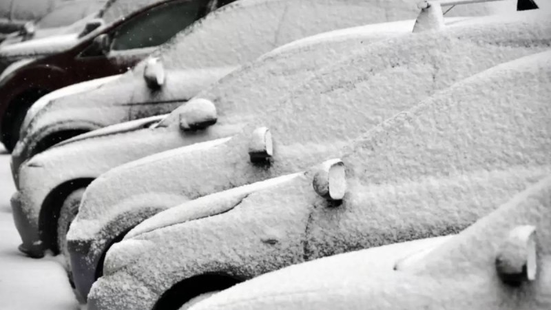 Өскеменде көлігін 5 минуттан артық қыздырған 3 адамға айыппұл салынды