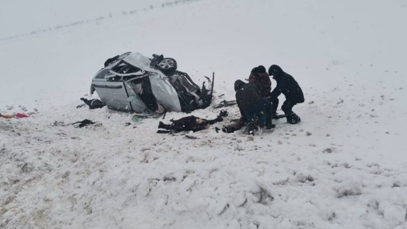Ақжайықта басып озған Лексус екі адамның өліміне себепші болды