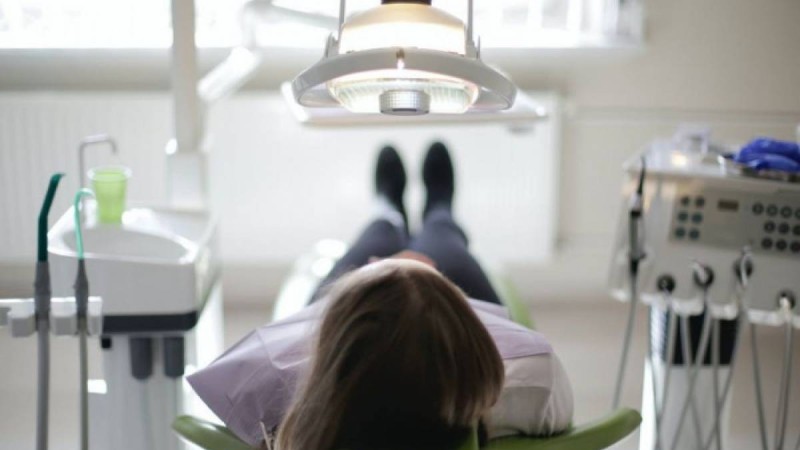 Алматыда тісін жұлдыруға барған қыз стоматологияда қайтыс болды