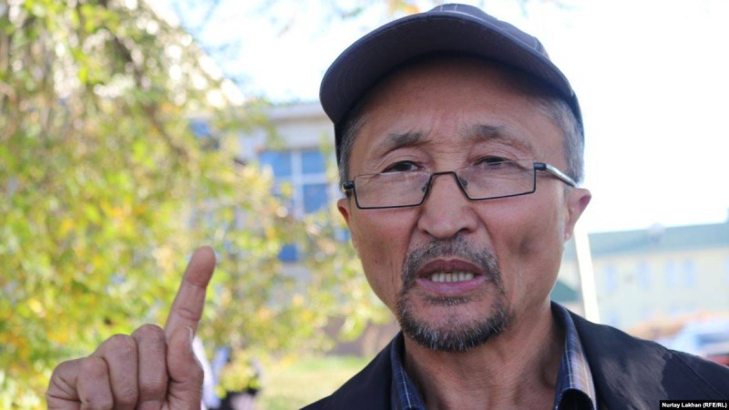 "Биліктің бассыздығына назаланған" белсенді өзін өртейтінін айтып қорқытты