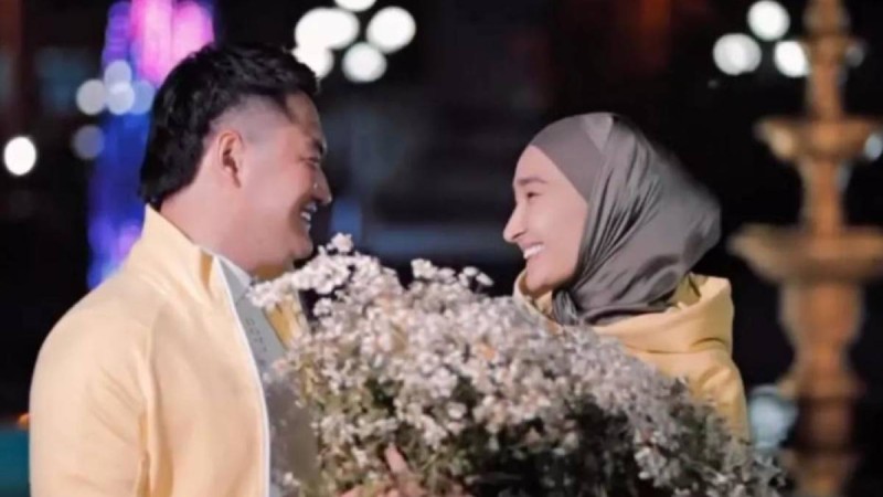 "Екінші әйел алатын болса, меннен сұрамайды" - Төреғалидың жары жауап берді