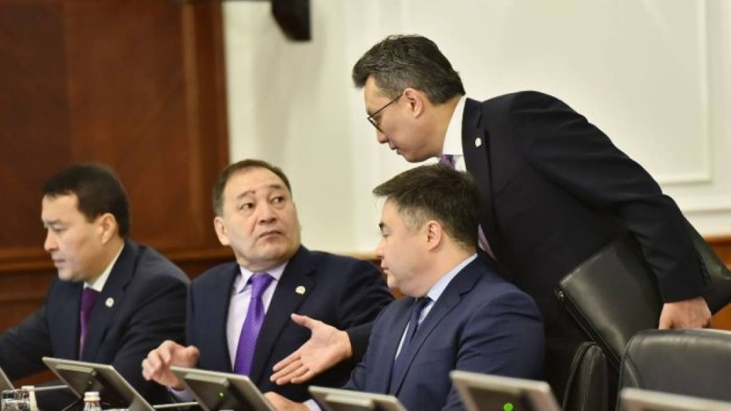 «Жұмыс жоқ, анау жоқ» деген азаматтардың білімі жоқ – Ералы Тоғжанов