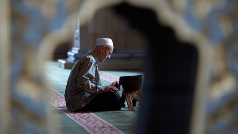 түнде мешітке келген ер адам қылмыс жасады