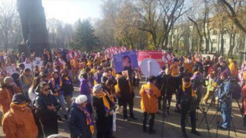 Алматыда өткен митингте Салтанат Нүкенованың ағасы эмоцияға толы сөз сөйледі