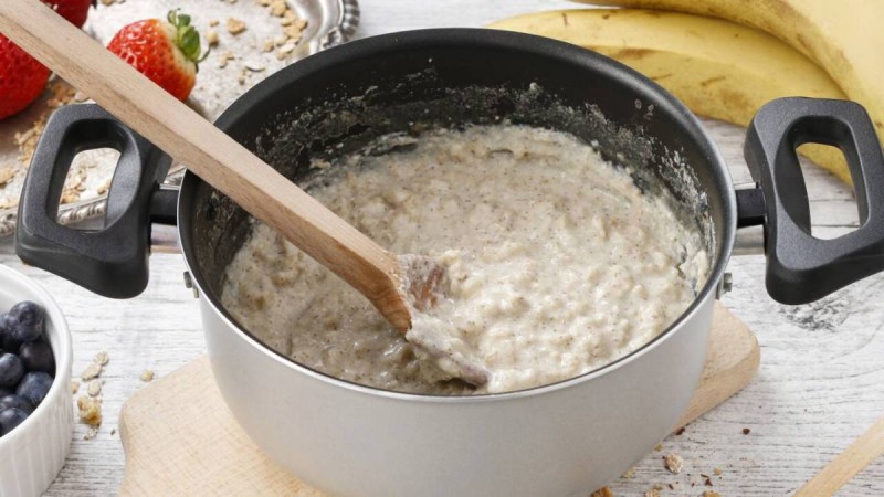 “Жәндіктер жүзіп жүр” - Балабақша қызметкерлері ботқа үшін жұмыстан шығарылды