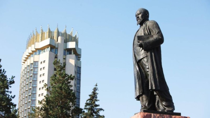 Нужно ли поменять название Алматы?