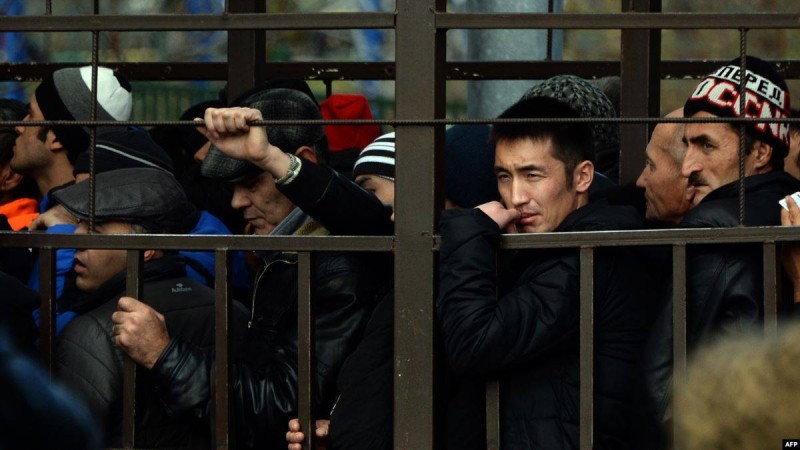 Былтыр өзбек мигранттары Өзбекстанға шамамен 108 млн доллар ақша аударған