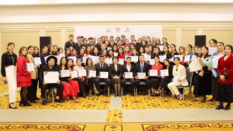 Ақтауда 100 жас маман «Жас басқарушылар» мектебін бітірді