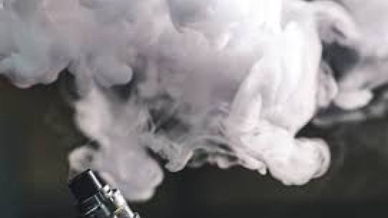 Мектеп оқушысы вейп шегіп, қайтыс болды