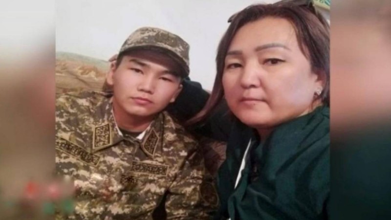 Ұлымды зорламақ болған: Сарбаздың анасы әскердегі ұдының көрген қорлығын айтып жұртты жылатты