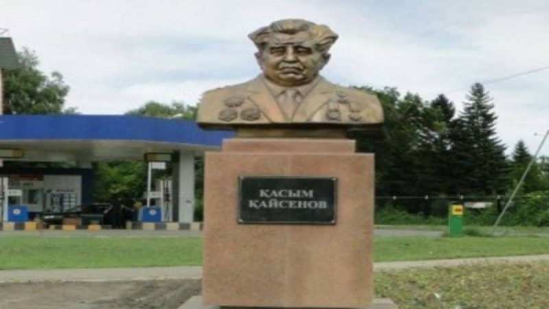 партизандық жолы, соғыстағы ерлігі, отбасы, шығармалары, өмірбаяны